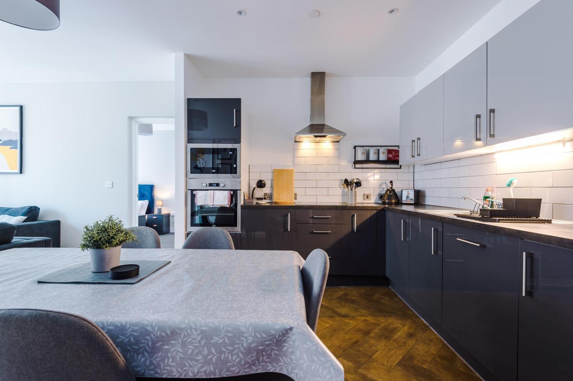 Hilltop Serviced Apartments - Ancoats Манчестър Екстериор снимка
